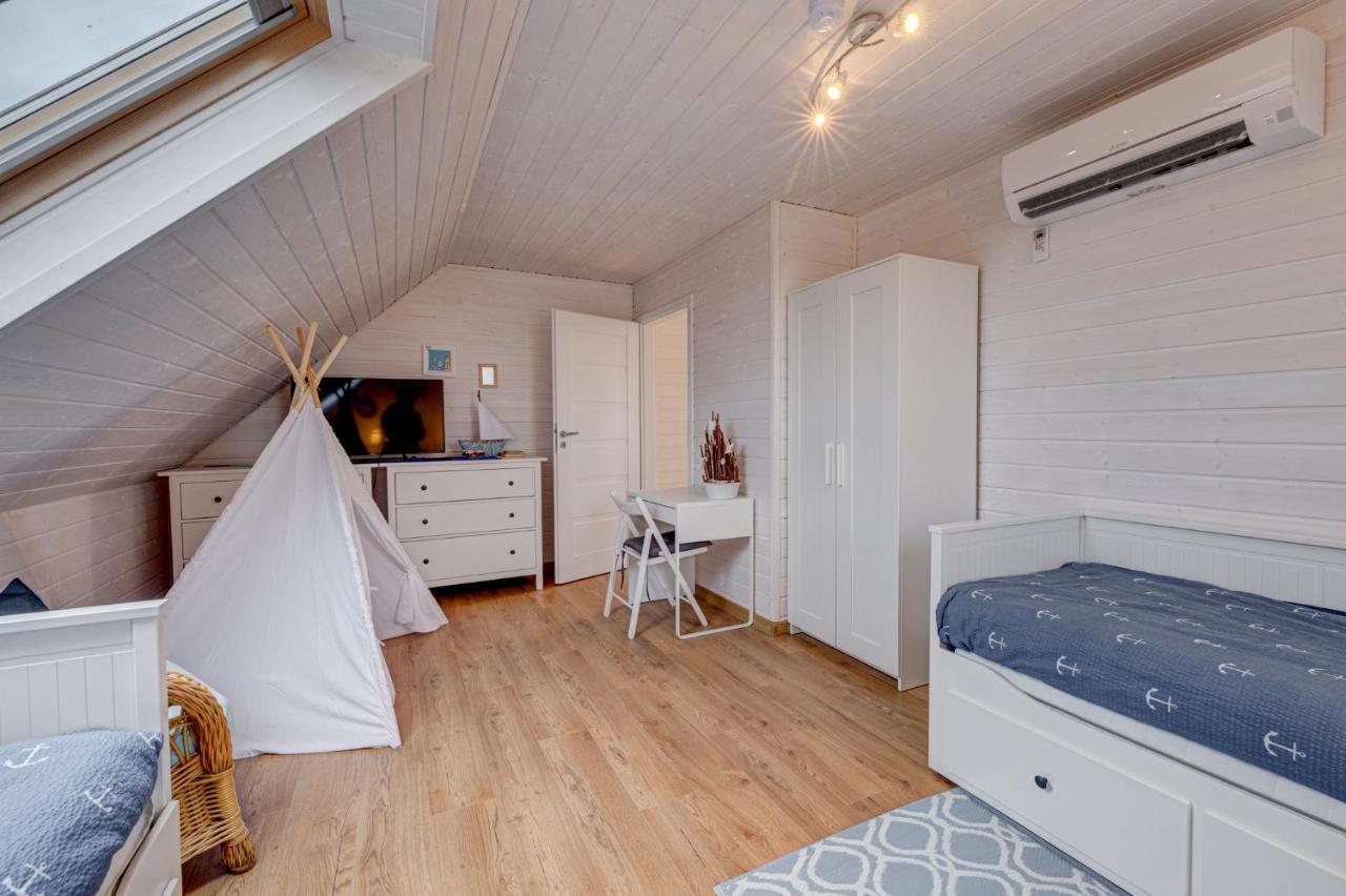 Zastan Dom Wakacyjny Baltic Home & Dom Baltic Home Garden Inn מראה חיצוני תמונה